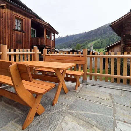 Chalet Stall Himmel Goms